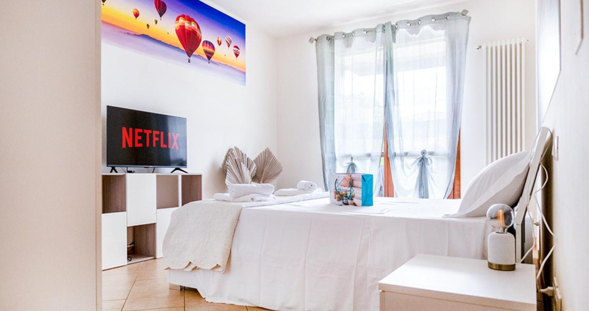 Oleandro Apartment - Featuring A Private Garden And Access To 5 Pools Desenzano del Garda Luaran gambar